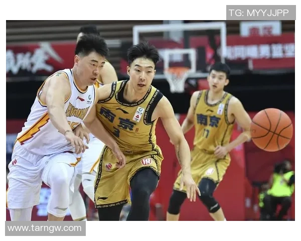 南京篮球队在精英赛中的节奏表现分析与战术探讨